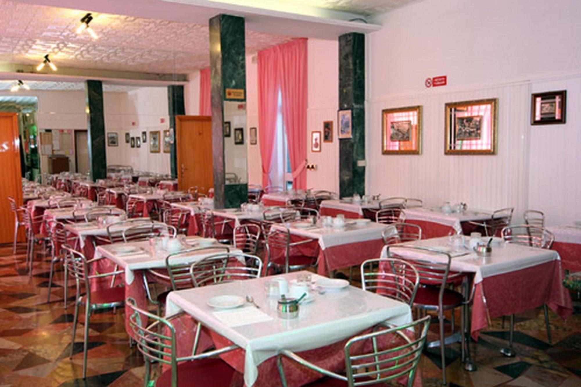 Hotel Parigi Rimini Exterior foto